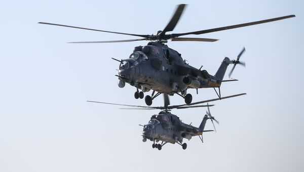Višenamenski helikopteri Mi-35M za vreme vojnih vežbi - Sputnik Srbija