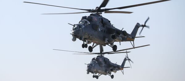 Вишенаменски хеликоптери Ми-35М за време војних вежби - Sputnik Србија