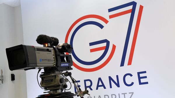 Logo grupe G7 u francuskom Bijaricu - Sputnik Srbija