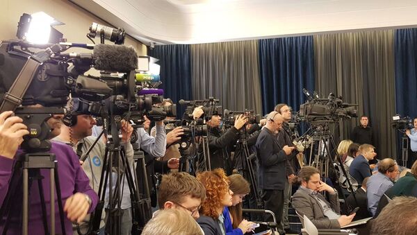 Novinarske ekipe čekaju obraćanje dvojice predsednika - Sputnik Srbija