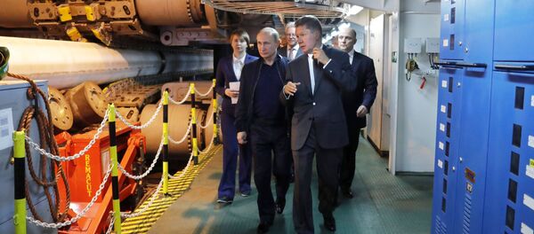 Aleksej Miler i Vladimir Putin - Sputnik Srbija