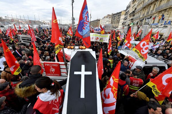 Упаљен фитиљ да гнев против Макрона „запали“ Француску Упаљен фитиљ да гнев против Макрона „запали“ Француску - Sputnik Србија