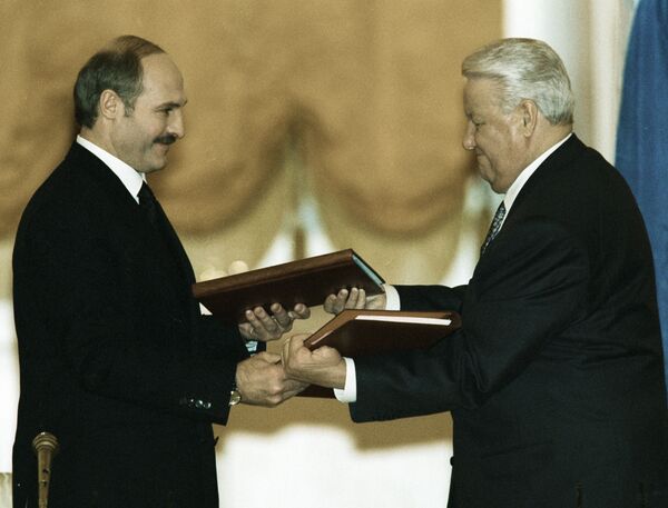 Kako je formiran savez Rusije i Belorusije Kako je formiran savez Rusije i Belorusije - Sputnik Srbija