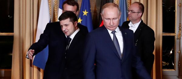 Predsednici Ukrajine i Rusije, Vladimir Zelenski i Vladimir Putin, dolaze na samit normandijske četvorke u Jelisejskoj palati u Parizu Predsednici Ukrajine i Rusije, Vladimir Zelenski i Vladimir Putin, dolaze na samit normandijske četvorke u Jelisejskoj palati u Parizu - Sputnik Srbija