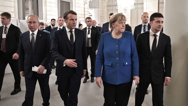 Vladimir Putin, Angela Merkel, Emanuel Makron i Vladimir Zelenski u Parizu - Sputnik Srbija
