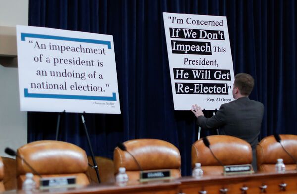 Kongres pokreće Trampov opoziv: Naš predsednik ugrožava demokratiju i nacionalnu bezbednost - Sputnik Srbija