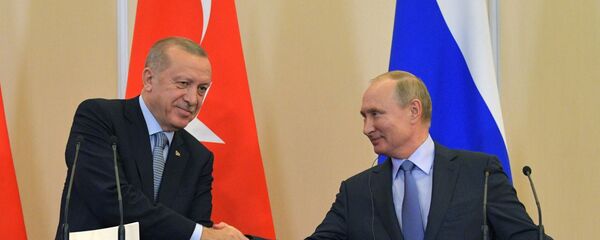Predsednici Turske i Rusije, Redžep Tajip Erdogan i Vladimir Putin, na zajedničkoj konferenciji za medije nakon sastanka u Sočiju - Sputnik Srbija