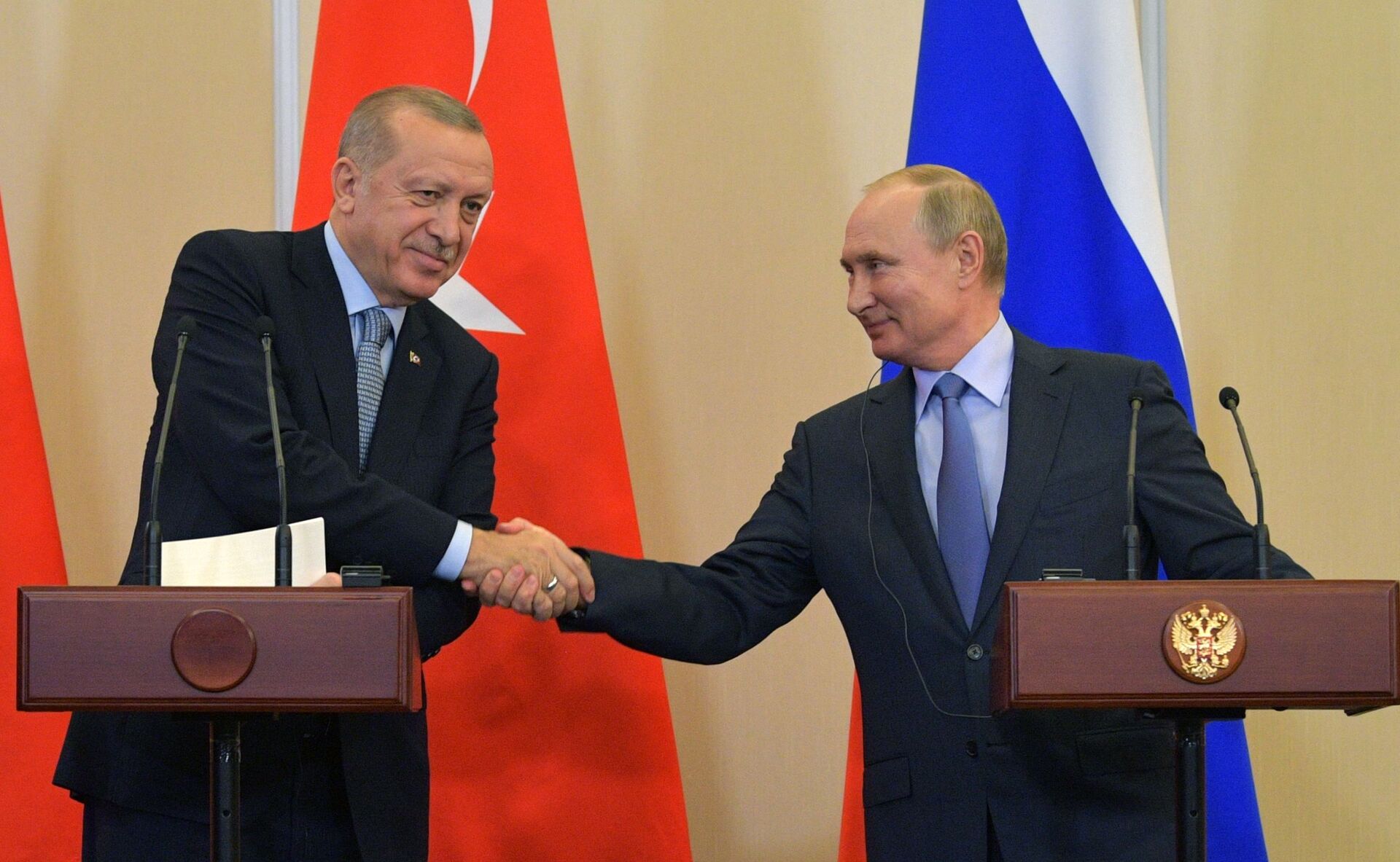 Predsednici Turske i Rusije, Redžep Tajip Erdogan i Vladimir Putin, na zajedničkoj konferenciji za medije nakon sastanka u Sočiju - Sputnik Srbija, 1920, 26.05.2023