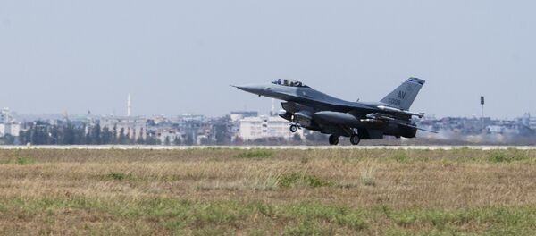 Амерички војни авион Ф-16 у турској војној бази Инџирлик - Sputnik Србија
