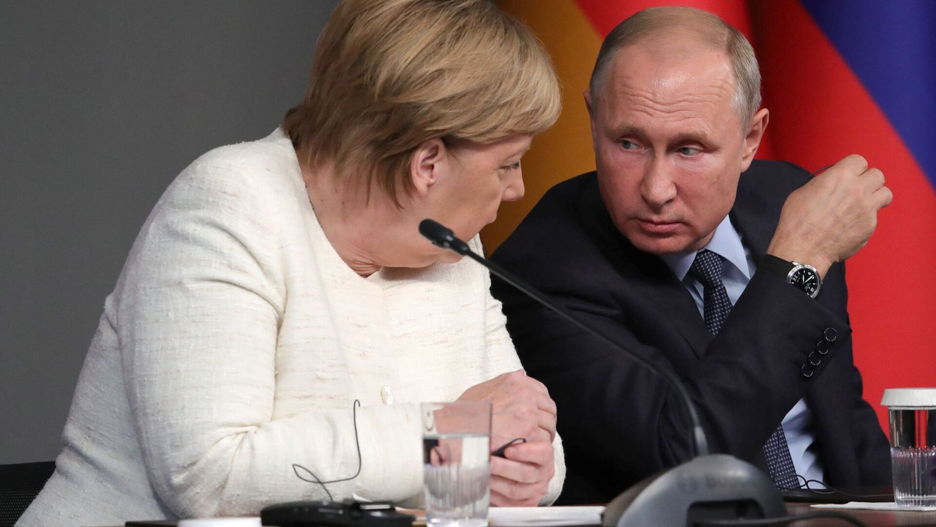 Nemačka kancelarka Angela Merkel i predsednik Rusije Vladimir Putin - Sputnik Srbija, 1920, 10.11.2021