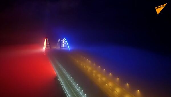 Krimski most u bojama ruske zastave - Sputnik Srbija