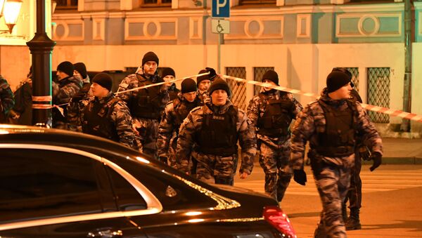 Pripadnici specijalnih snaga u blizin zgrade Federalne službe bezbednosti Rusije nakon pucnjave u Moskvi - Sputnik Srbija