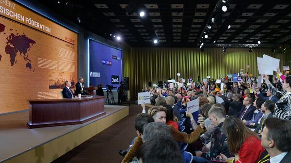 Godišnja konferencija za novinare ruskog predsednika Vladimira Putina - Sputnik Srbija