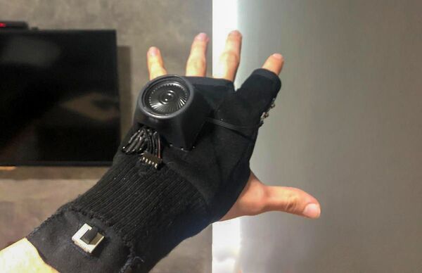 Штап за слепе замениће ,,паметна рукавица“ : Изум младих српских инжињера /видео, фото/ Штап за слепе замениће ,,паметна рукавица“ : Изум младих српских инжињера /видео, фото/ - Sputnik Србија