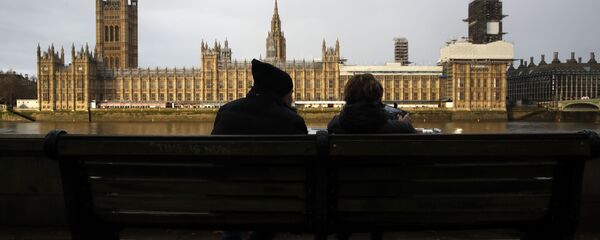 Pogled na zgradu parlamenta u Londonu Pogled na zgradu parlamenta u Londonu - Sputnik Srbija