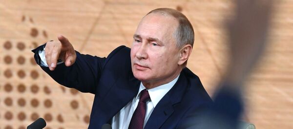 Председник Русије Владимир Путин на конференцији за медије Председник Русије Владимир Путин на конференцији за медије - Sputnik Србија