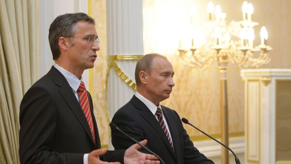 Jens Stoltenberg i Vladimir Putin - Sputnik Srbija