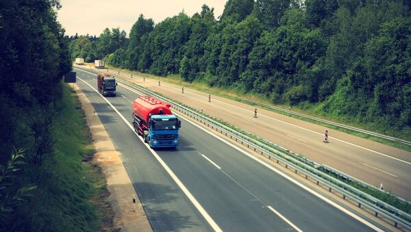 Камиони на ауто-путу - Sputnik Србија