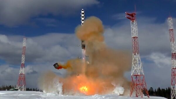 Lansiranje interkontinentalne balističke rakete Sarmat sa kosmodroma Pleseck u Arhangelskoj oblasti - Sputnik Srbija