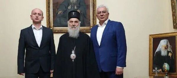 Lideri DF-a Andrija Mandić i Milan Knežević sa patrijarhom Irinejom Lideri DF-a Andrija Mandić i Milan Knežević sa patrijarhom Irinejom - Sputnik Srbija