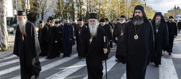 Свештенство Српске православне цркве у Црној Гори на протесту против усвајања верског закона којим ће се отворити пут за одузимање црквене имовине - Sputnik Србија