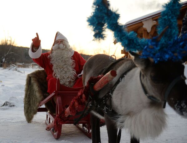 Finski Deda Mraz Joulupuki, što u bukvalnom prevodu sa finskog takođe znači „božićna koza“. - Sputnik Srbija