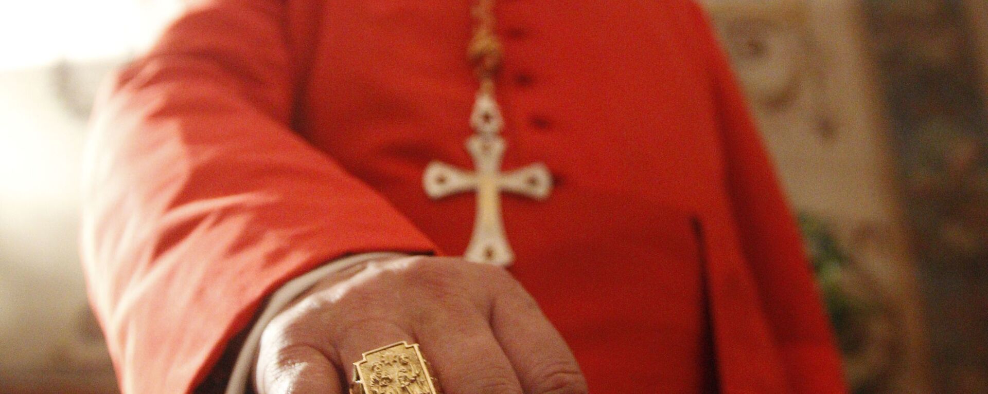 Prsten kardinala Đuzepea Versaldija - Sputnik Srbija, 1920, 01.07.2023