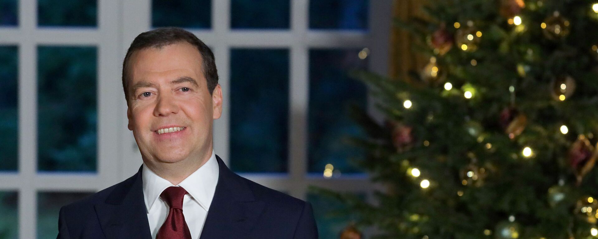 Ruski premijer Dmitrij Medvedev čestitao Rusima Novu godinu - Sputnik Srbija, 1920, 19.12.2023
