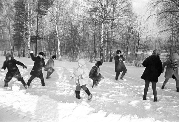 Деца се грудвају, 1969. - Sputnik Србија