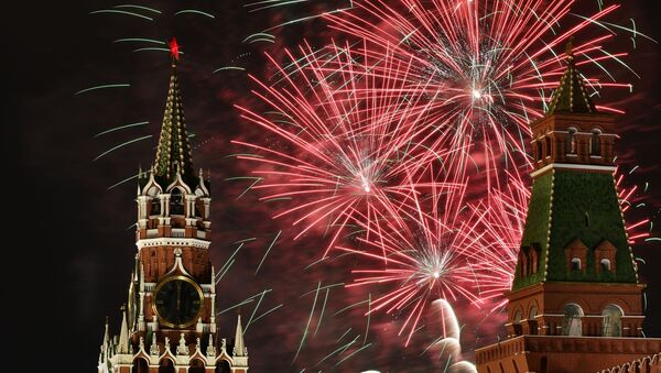 Novogodišnji vatromet nad Crvenim trgom u Moskvi. - Sputnik Srbija