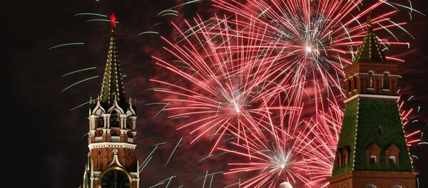 Новогодишњи ватромет над Црвеним тргом у Москви. - Sputnik Србија