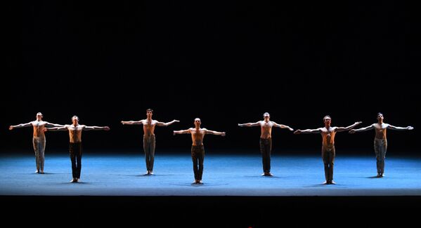 Сцена из балета „Као дах“ на историјској позорници Бољшог театра. - Sputnik Србија