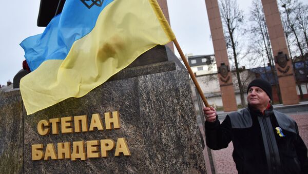 Učesnik ukrajinskog marša nacionalista povodom rođendana Stepana Bandere   - Sputnik Srbija