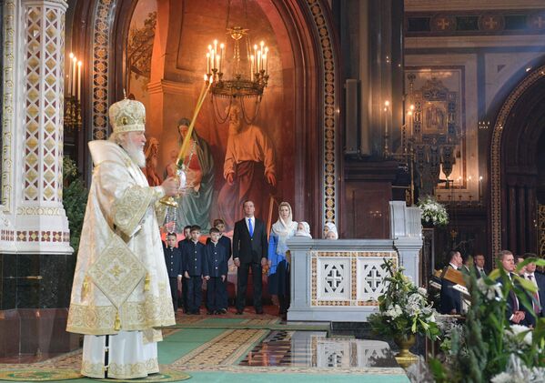 Patrijarh moskovski i cele Rusije Kiril tokom božićne liturgije u Hramu Hrista Spasitelja u Moskvi. - Sputnik Srbija