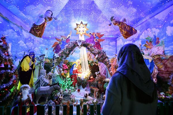 Božićni prikaz u Hramu Petra i Pavla u Simferopolju. - Sputnik Srbija