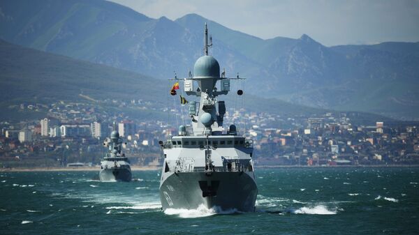 Мали ракетни бродови Углич и Велики Устјуг на војним вежбама ударних група Каспијске флотиле на Каспијском мору - Sputnik Србија