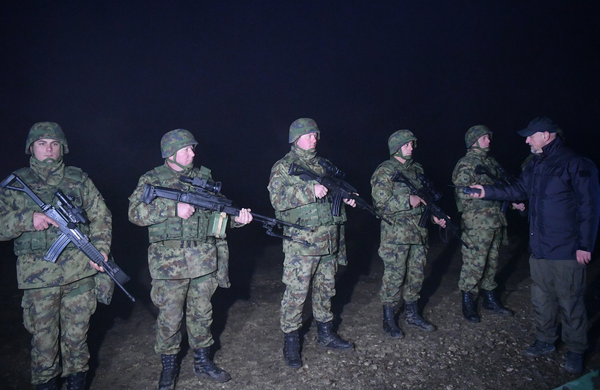 Kreću se po noći kao po danu: Srpski vojnici i borbena vozila spremni za budućnost /video, foto/ Kreću se po noći kao po danu: Srpski vojnici i borbena vozila spremni za budućnost /video, foto/ - Sputnik Srbija