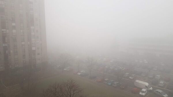 Ne vidi se prst pred nosom: Magla i smog progutali srpsku prestonicu /foto/ Ne vidi se prst pred nosom: Magla i smog progutali srpsku prestonicu /foto/ - Sputnik Srbija