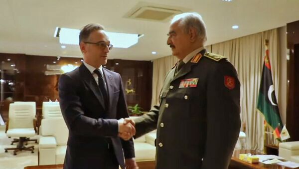 Министар спољних послова Немачке Хајко Мас и генерал Либијске националне армије Халифа Хафтар на састанку у Бенгазију - Sputnik Србија