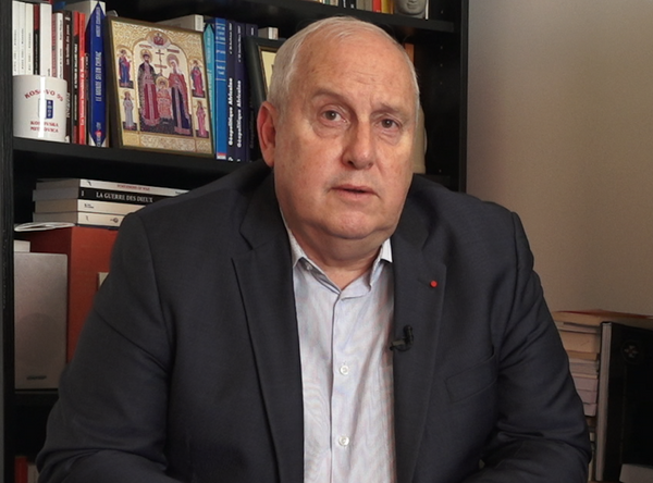 Pukovnik Žak Ogar: Naredio sam francuskim vojnicima na Kosovu da pucaju na Engleze Pukovnik Žak Ogar: Naredio sam francuskim vojnicima na Kosovu da pucaju na Engleze - Sputnik Srbija