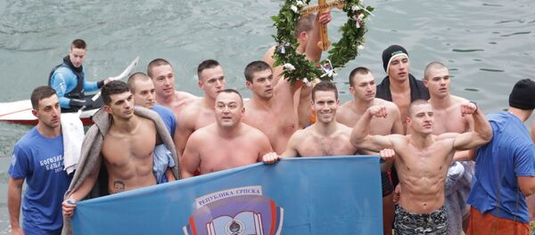 Plivanje za krst časni u Banjaluci - Sputnik Srbija