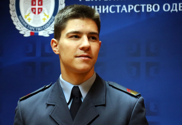 Tri rođena brata — tri buduća oficira Tri rođena brata — tri buduća oficira - Sputnik Srbija