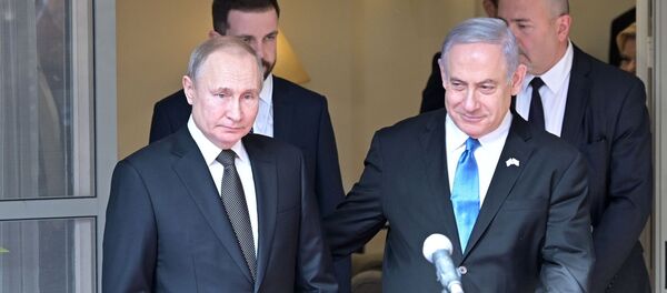 Председник Русије Владимир Путин и премијер Израела Бењамин Нетанијаху пре састанка у Тел Авиву Председник Русије Владимир Путин и премијер Израела Бењамин Нетанијаху пре састанка у Тел Авиву - Sputnik Србија