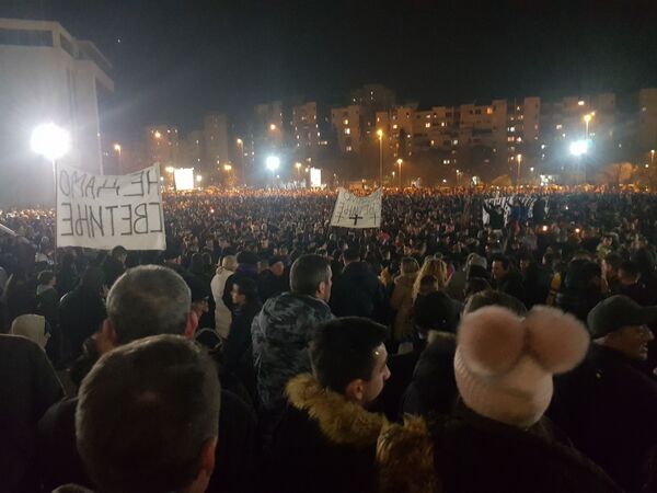 Litija kakvu Podgorica još nije videla /video, foto/ Litija kakvu Podgorica još nije videla /video, foto/ - Sputnik Srbija