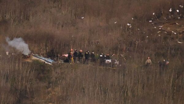 Место пада хеликоптера у којем су погинули Коби Брајант, његова ћерка и још седам особа - Sputnik Србија