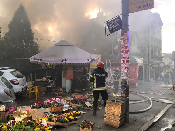 Požar u centru Beograda: Gust dim se širi gradom /video, foto/ Požar u centru Beograda: Gust dim se širi gradom /video, foto/ - Sputnik Srbija