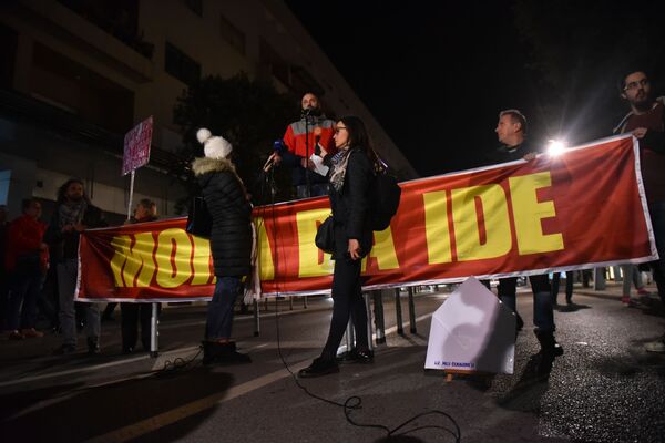 „Мора да иде“! Покренута нова акција у Подгорици „Мора да иде“! Покренута нова акција у Подгорици - Sputnik Србија