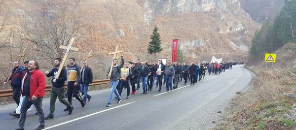 Горњовасојевићка литија иде ка Беранима Горњовасојевићка литија иде ка Беранима - Sputnik Србија