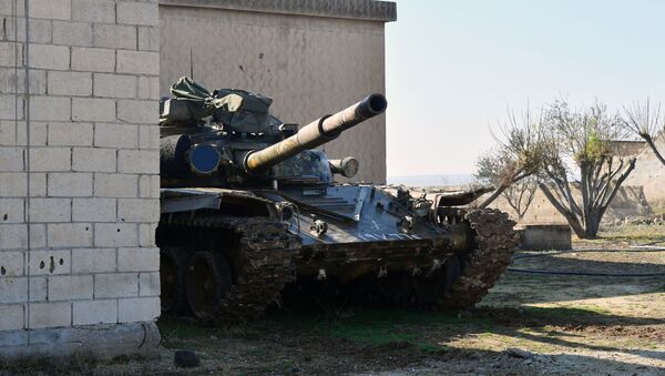 Тенк сиријске војске на положајима у провинцији Идлиб - Sputnik Србија