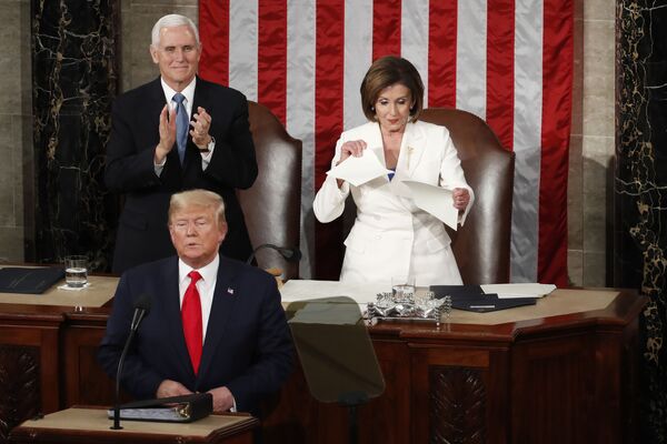 Трамп оптужио демократе: Добро се проводе током пандемије, једу сладолед и не желе да раде Трамп оптужио демократе: Добро се проводе током пандемије, једу сладолед и не желе да раде - Sputnik Србија